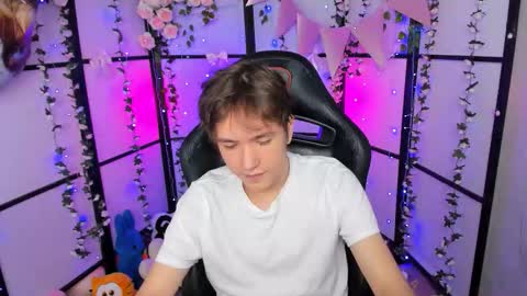 Ethan online show from October 11, 9:07 pm