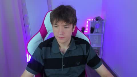 Ethan online show from October 8, 9:32 pm