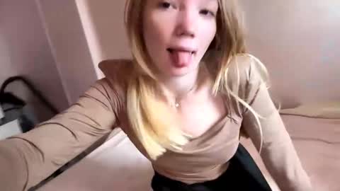 Lana online show from September 16, 6:27 am