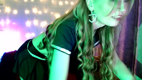 Snapshot of euphoria055 chatting on January 26, 4:51 pm Liana online show from January 26, 4:51 pm
