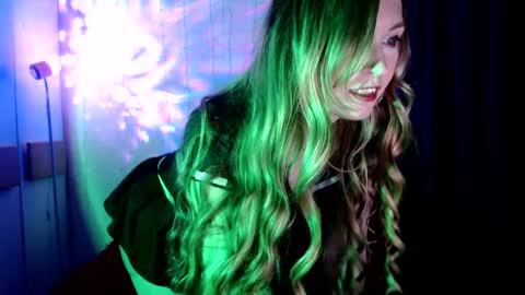 Snapshot of euphoria055 chatting on March 4, 1:38 pm Liana online show from March 4, 1:38 pm