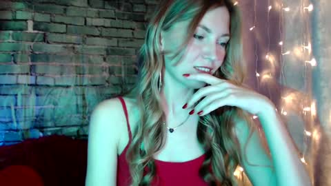 Snapshot of euphoria055 chatting on January 4, 11:38 pm Liana online show from January 4, 11:38 pm