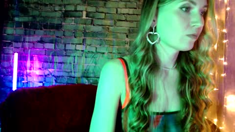 Snapshot of euphoria055 chatting on January 17, 4:57 pm Liana online show from January 17, 4:57 pm