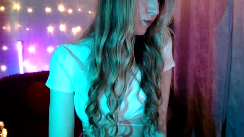 Snapshot of euphoria055 chatting on January 30, 4:48 am Liana online show from January 30, 4:48 am