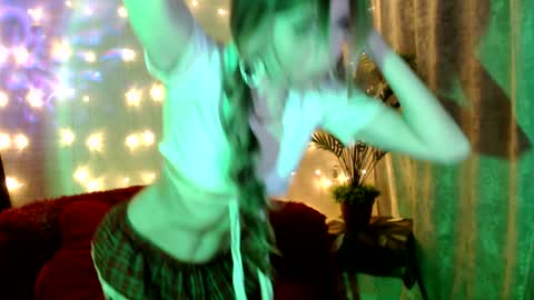 Snapshot of euphoria055 chatting on February 4, 3:26 pm Liana online show from February 4, 3:26 pm