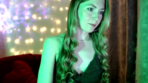 Snapshot of euphoria055 chatting on February 8, 11:12 am Liana online show from February 8, 11:12 am