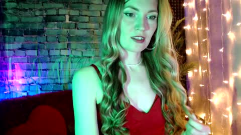 Snapshot of euphoria055 chatting on January 18, 9:02 pm Liana online show from January 18, 9:02 pm