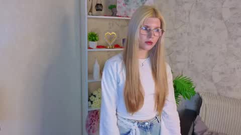 eusebiamalekan online show from May 18, 4:07 am