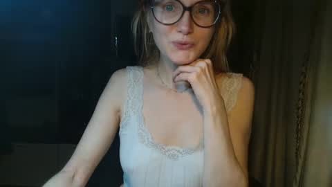 Snapshot of eva2323 chatting on March 12, 7:14 pm eva2323 online show from March 12, 7:14 pm