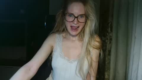 Snapshot of eva2323 chatting on March 7, 2:15 am eva2323 online show from March 7, 2:15 am