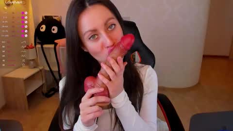 Im Eva online show from February 20, 5:40 am