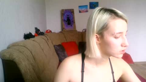 eva_forrest online show from February 28, 9:36 am