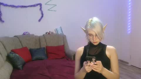 eva_forrest online show from December 23, 8:25 pm