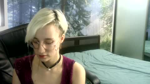eva_forrest online show from March 6, 7:10 pm