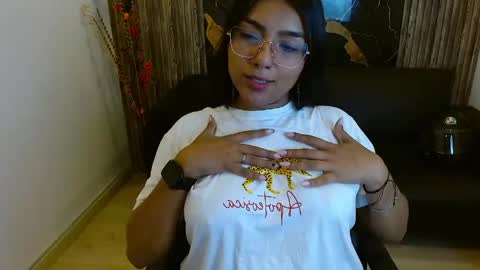 eva_luna86527 online show from May 13, 4:05 pm
