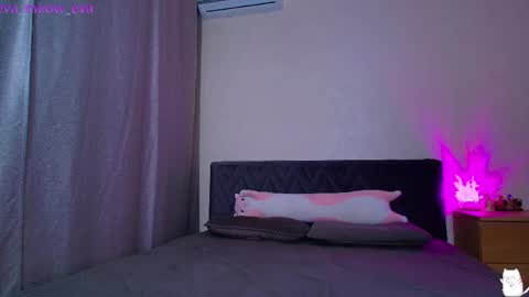 eva_meow_eva online show from May 14, 9:02 pm
