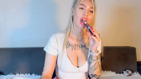 Snapshot of eva_re chatting on September 19, 6:39 am Eva online show from September 19, 6:39 am
