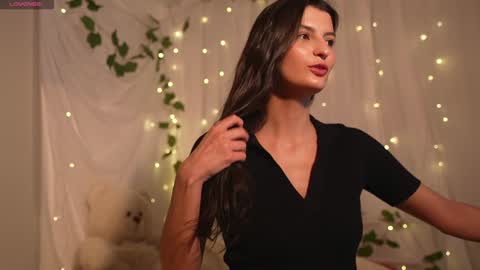 EVA  online show from January 18, 5:04 pm