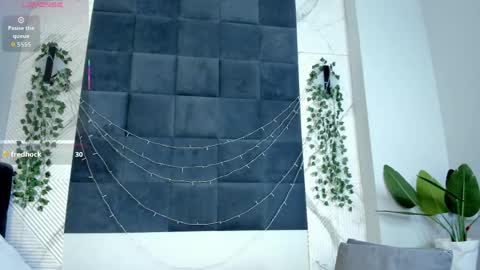 Eva online show from April 18, 7:58 pm