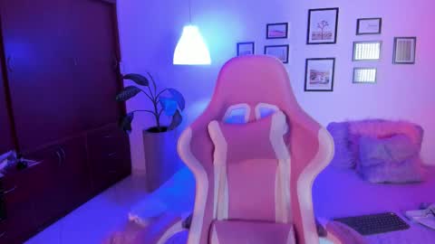 Eva   Emily online show from October 16, 12:38 pm