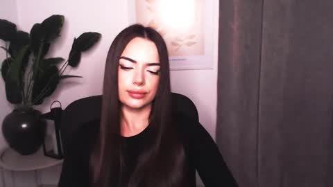 Eva online show from December 19, 4:02 pm