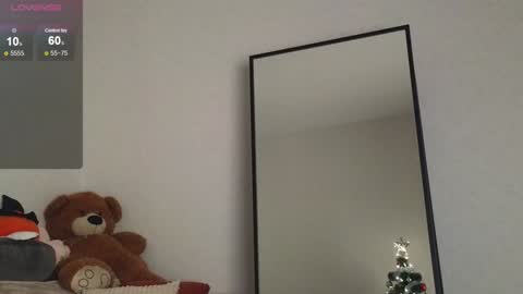 Hello Im Eva online show from January 3, 2:51 pm