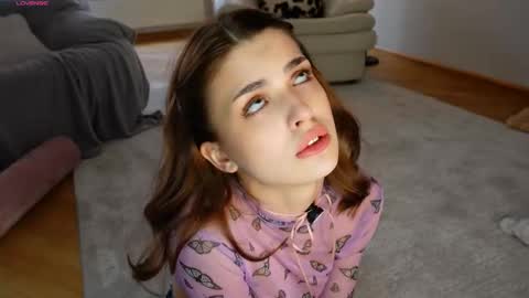 Hello my name is Eva its my first day here online show from March 21, 10:20 am