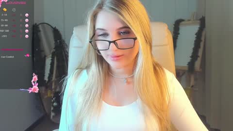 Eva  online show from December 22, 5:44 am