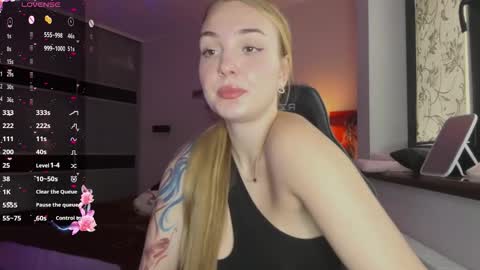 evacarter1 online show from October 23, 11:34 am