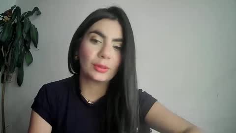 Snapshot of evacollins12 chatting on February 3, 10:21 pm evacollins12 online show from February 3, 10:21 pm