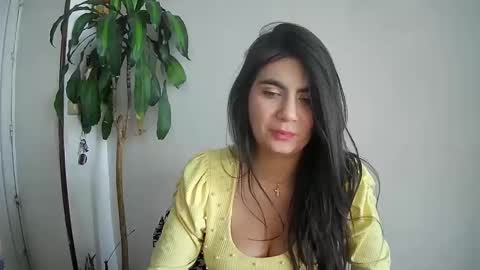 Snapshot of evacollins12 chatting on January 7, 4:05 pm evacollins12 online show from January 7, 4:05 pm