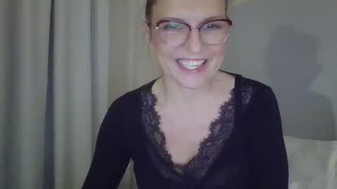 evaglad online show from November 13, 6:10 pm