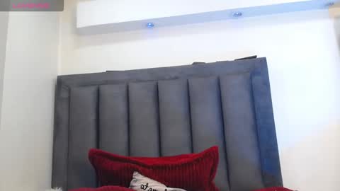 EVA GODDESS  online show from January 16, 8:51 pm