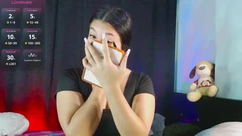 Evah Lee online show from December 17, 3:57 am