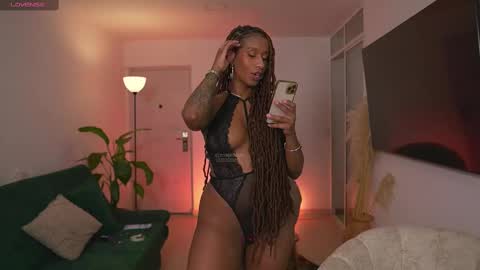 evajacksss_ online show from February 11, 10:28 pm