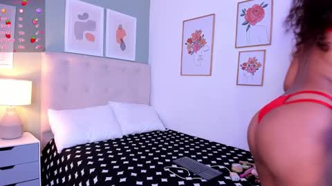 Snapshot of evalunna__ chatting on September 22, 2:37 am Eva Luna online show from September 22, 2:37 am