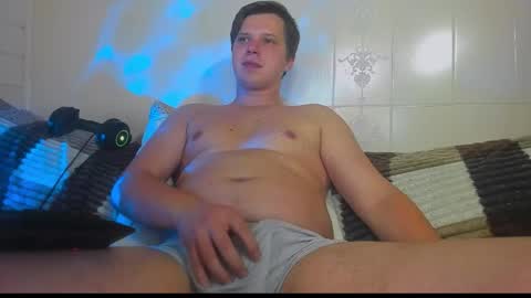Snapshot of evan_boomer chatting on September 21, 3:38 pm evan_boomer online show from September 21, 3:38 pm