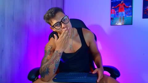 EVAN GREY online show from October 9, 7:03 am