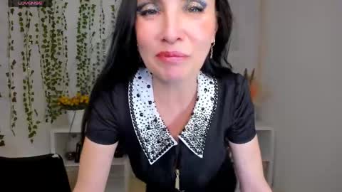 Evanessa online show from April 27, 1:52 pm