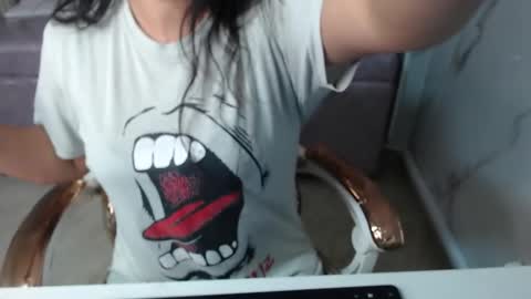 Evamgeline online show from November 28, 1:40 pm