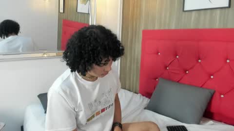 Evann  online show from April 11, 6:40 am