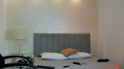 E V A N S online show from March 12, 2:26 am