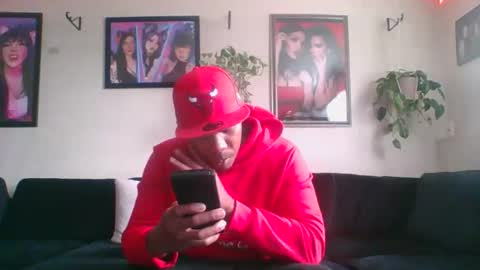 evanschris2048 online show from December 4, 7:35 pm