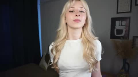 Snapshot of evaqt chatting on September 22, 7:34 am Eva online show from September 22, 7:34 am