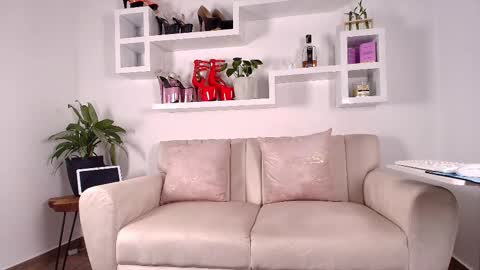 Snapshot of evasweet__ chatting on February 27, 10:53 pm EVA LUNA online show from February 27, 10:53 pm
