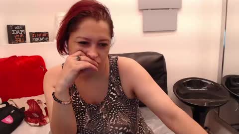 Eva Twiss online show from June 6, 12:44 pm