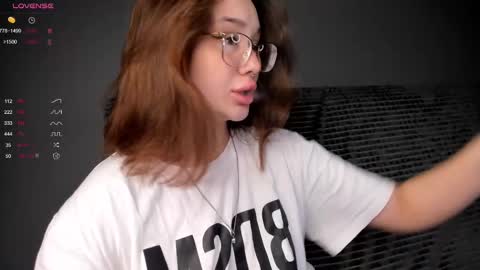 evaveenus online show from February 24, 9:10 am