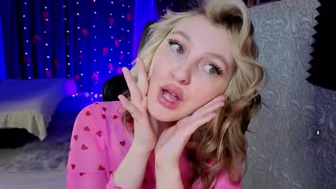 evavibe online show from February 15, 5:55 pm