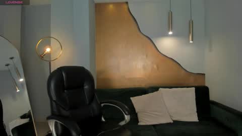 Eve  online show from October 8, 12:33 pm