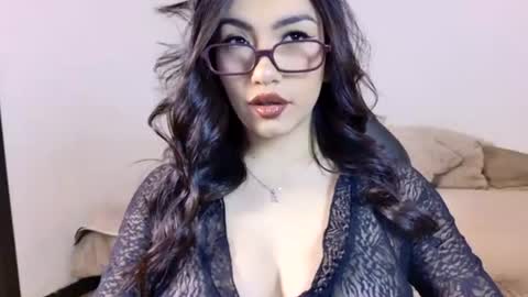 Kissed by an angel  IG evee  lyn20 online show from June 16, 5:06 pm